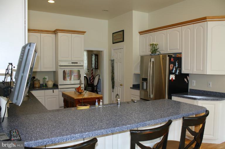 1818 Hatfield Road Huntingtown, MD 20639 - Photo 17 of 30 Kitchen