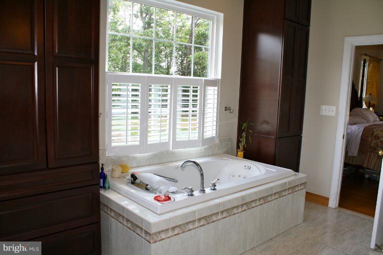 1818 Hatfield Road Huntingtown, MD 20639 - Photo 26 of 30 Bath (Master)