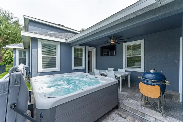 $650,000 | 16007 Loneoak View Drive, Lithia, FL 33547