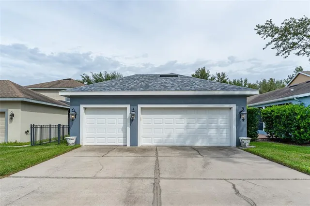 $650,000 | 16007 Loneoak View Drive, Lithia, FL 33547