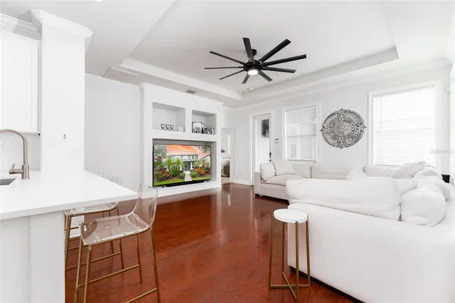 $650,000 | 16007 Loneoak View Drive, Lithia, FL 33547