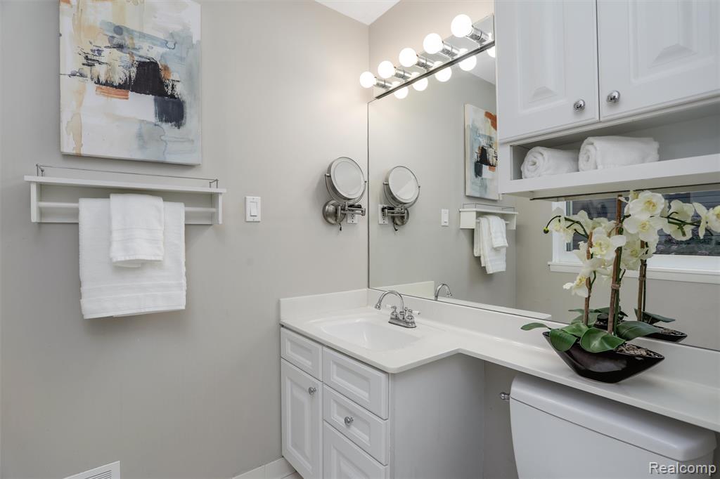 5908 Burnham Road Bloomfield Hills, MI 48301 - Photo 32 of 45 Gallery Image 32