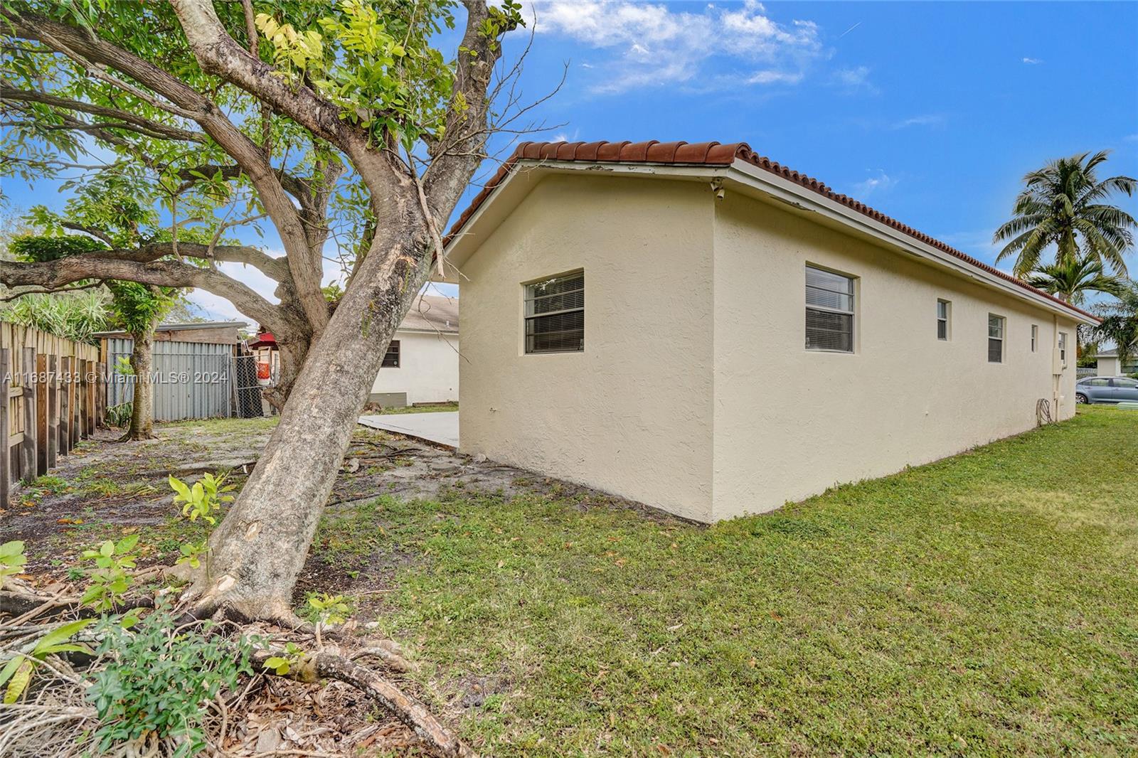 2516 Raleigh Street Hollywood, FL 33020 - Photo 19 of 24