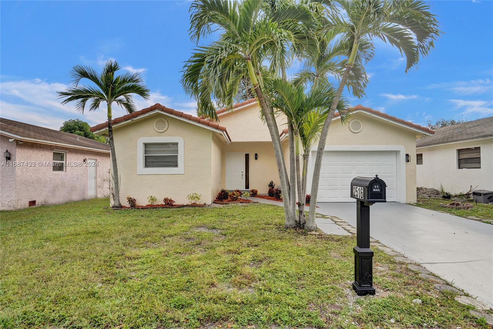 2516 Raleigh Street Hollywood, FL 33020 - Photo 2 of 24