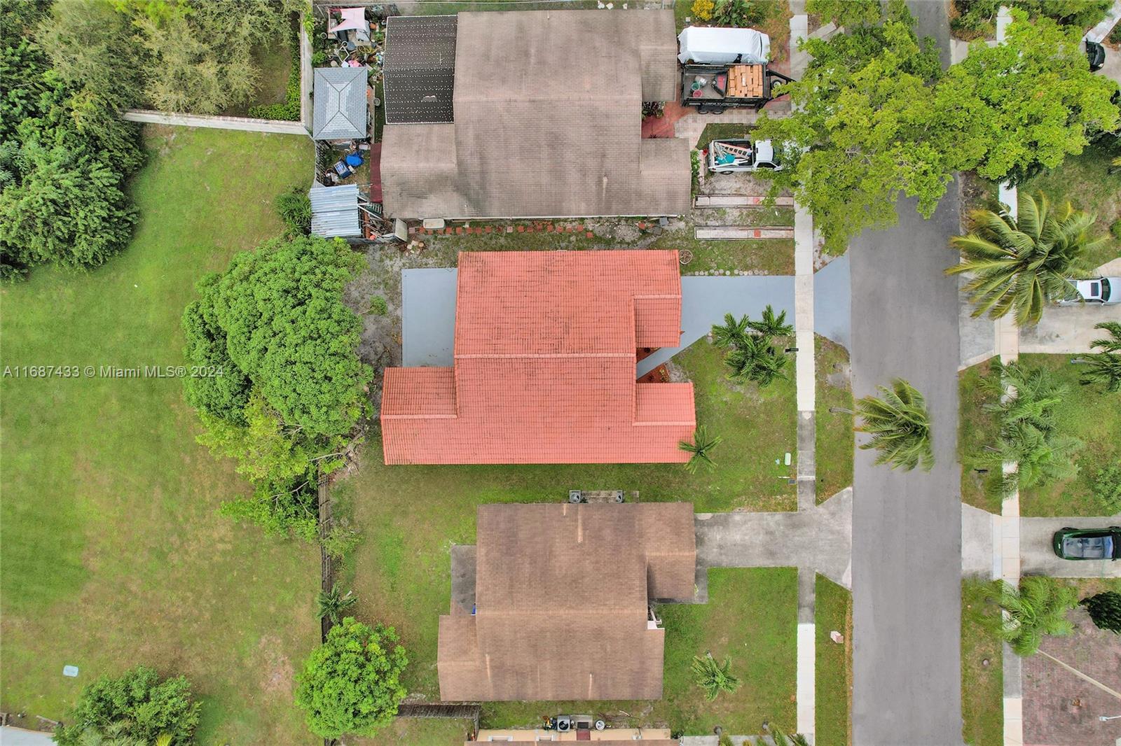 2516 Raleigh Street Hollywood, FL 33020 - Photo 23 of 24