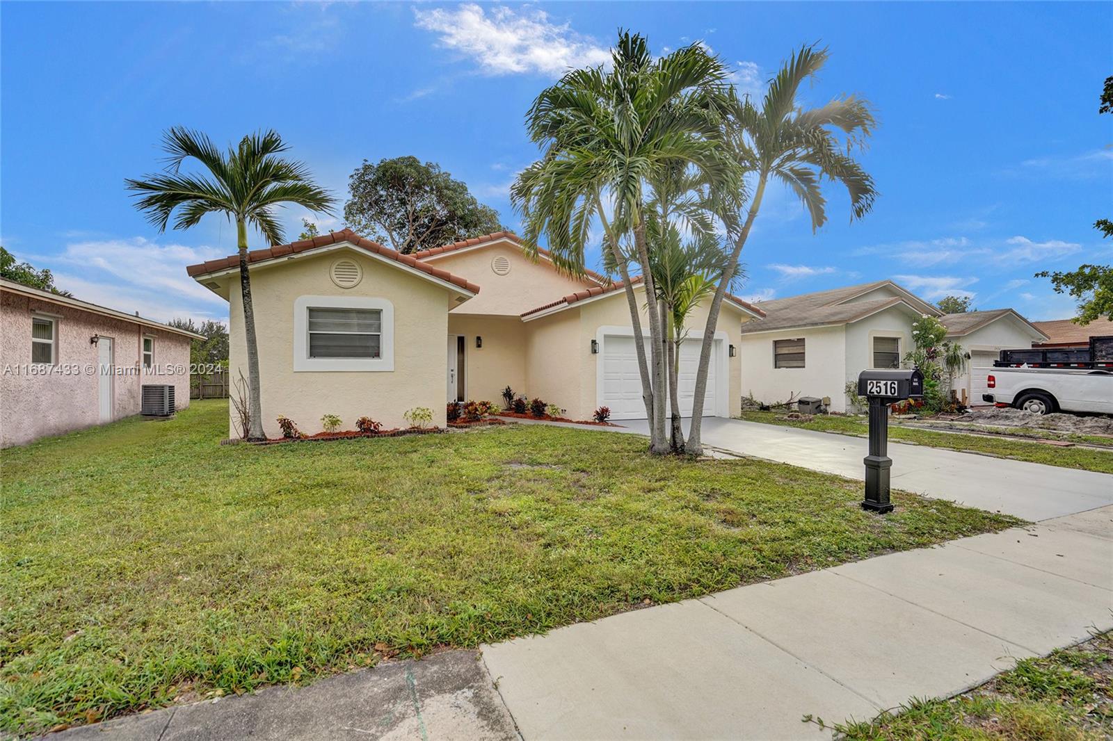 2516 Raleigh Street Hollywood, FL 33020 - Photo 3 of 24