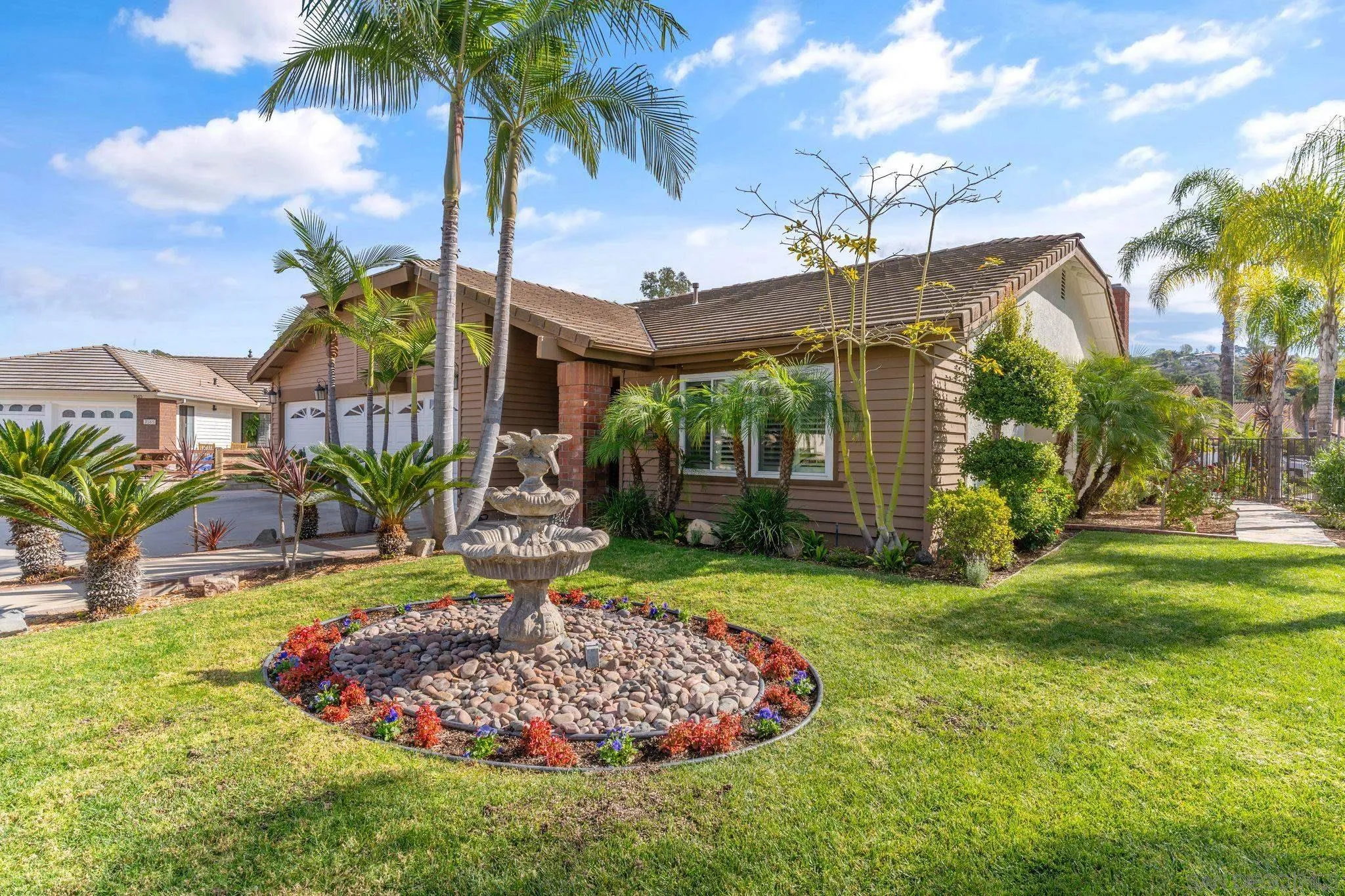 3533 Oakleaf Court Spring Valley, CA 91977 - Photo 3 of 38 a view of a backyard with a garden and plants