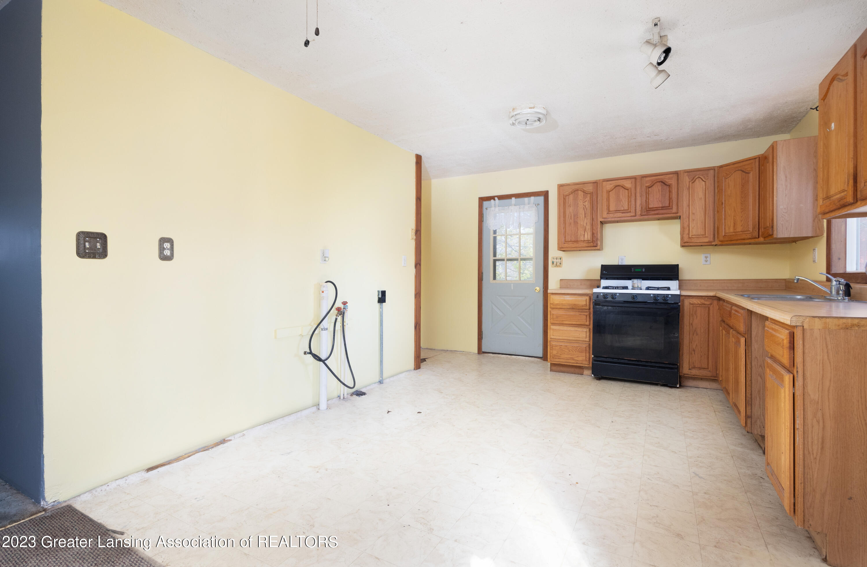 4991 Cooper Road Leslie, MI 49251 - Photo 9 of 18 Kitchen