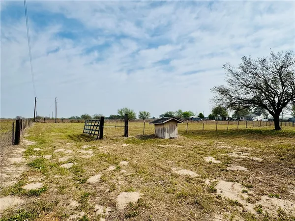 $1,650 | 1185 Fm 1540, Sandia, TX 78383