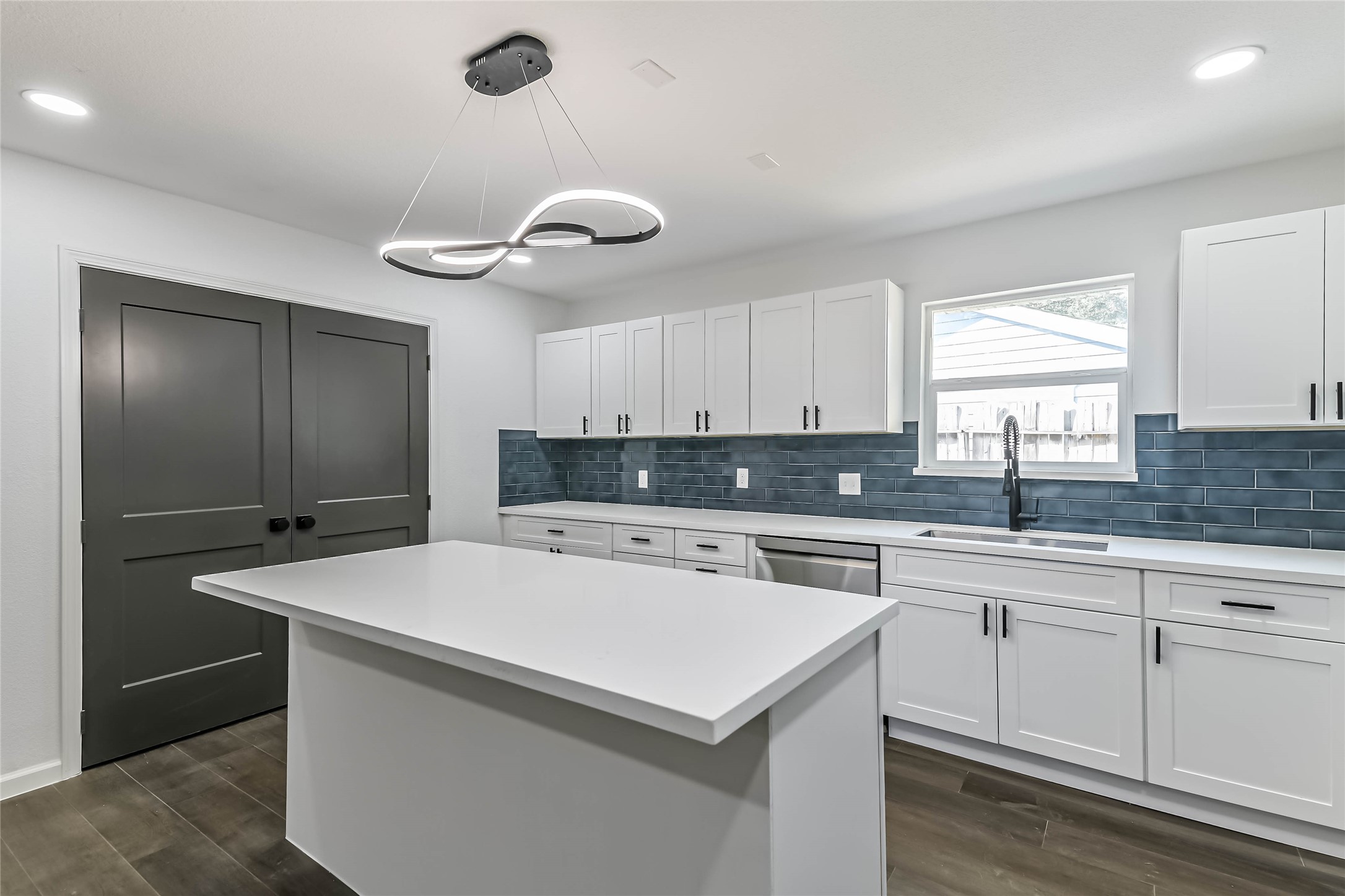 135 East Janisch Road Houston, TX 77022 - Photo 7 of 11