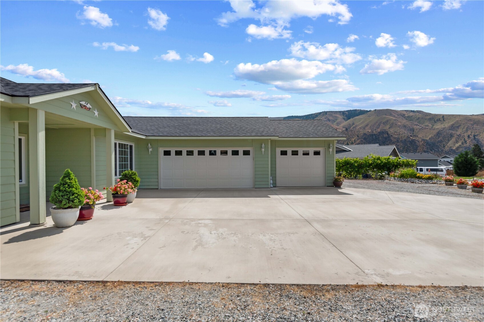 1010 Crest Loop Entiat, WA 98822 - Photo 6 of 35