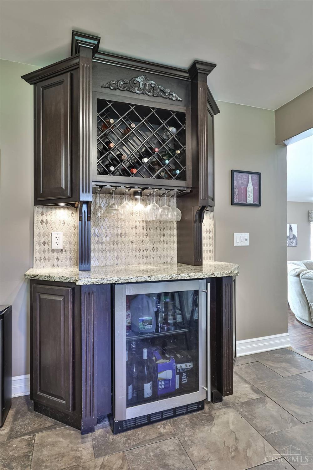 682 Compton Road Cincinnati, OH 45231 - Photo 19 of 49