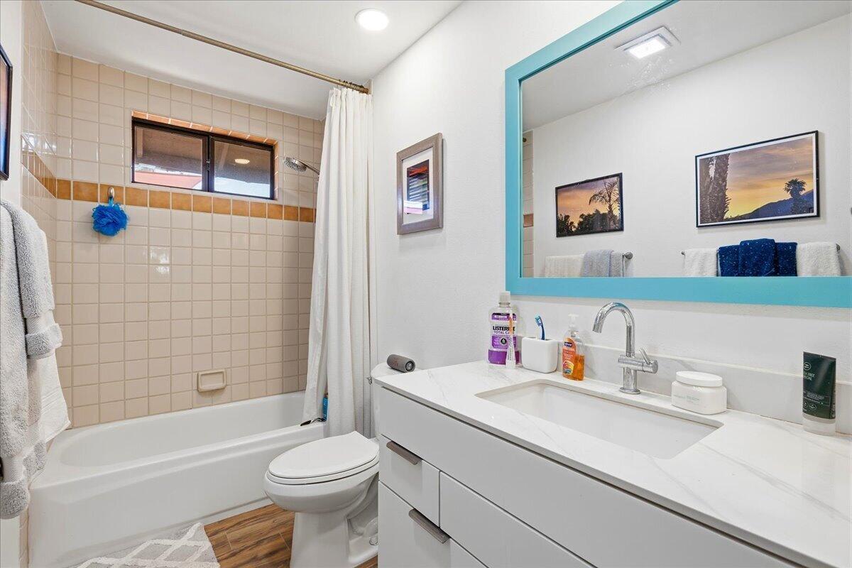 68355 Espada Road Cathedral City, CA 92234 - Photo 25 of 34 30-Bathroom