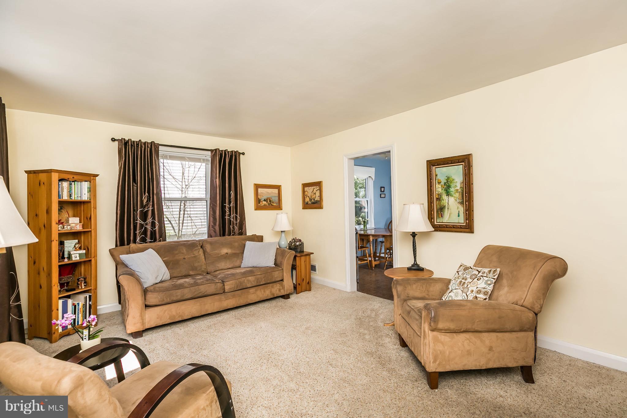 116 Oakway Road Lutherville-Timonium, MD 21093 - Photo 6 of 29 Living Room