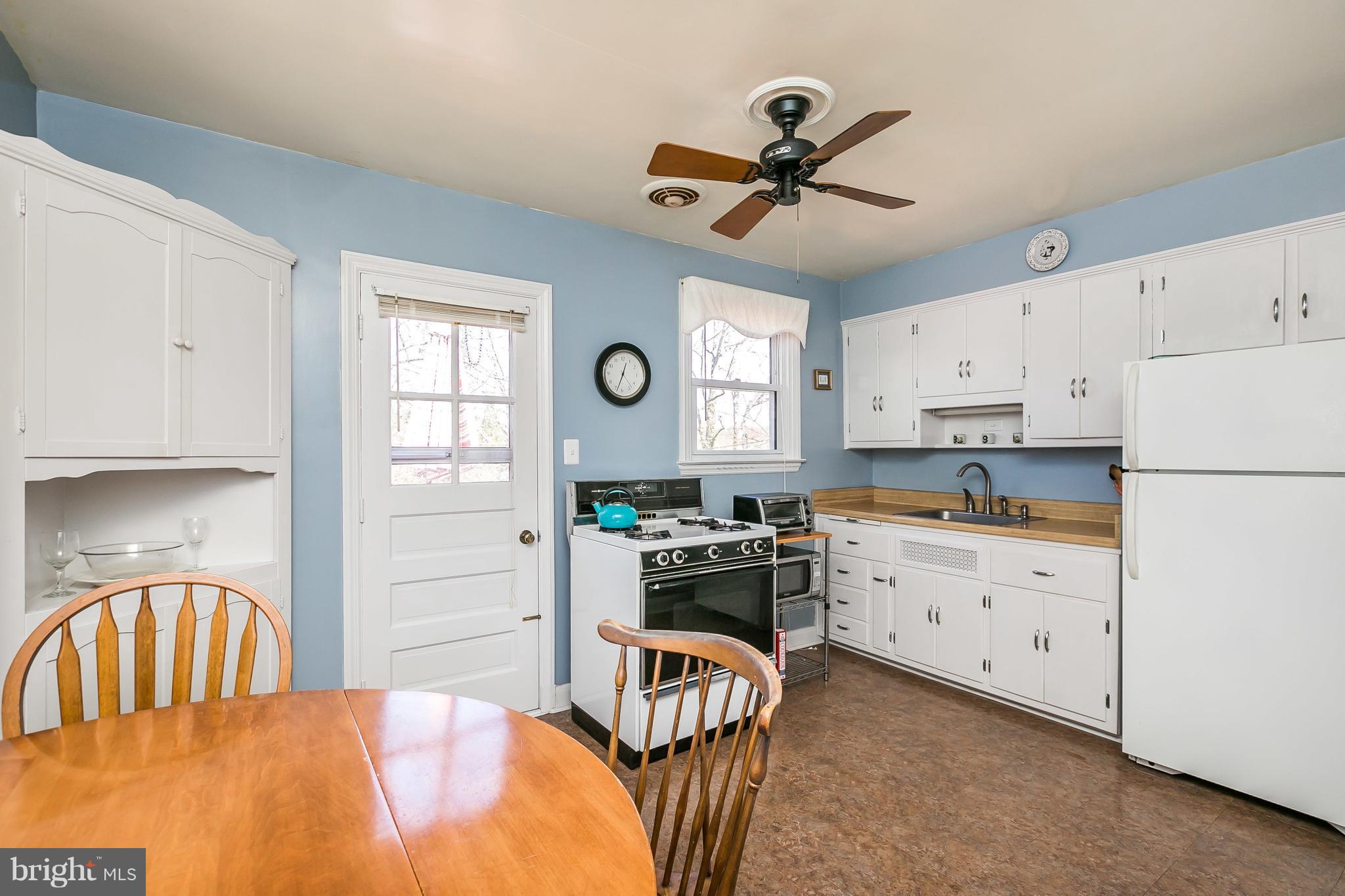 116 Oakway Road Lutherville-Timonium, MD 21093 - Photo 8 of 29 Kitchen