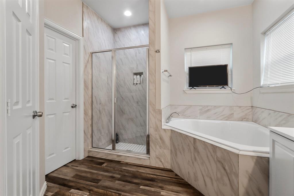 605 Madeline Court Azle, TX 76020 - Photo 12 of 18