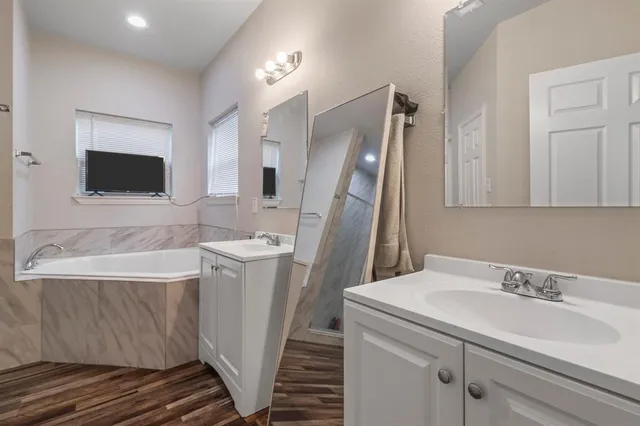 $2,400 | 605 Madeline Court, Azle, TX 76020