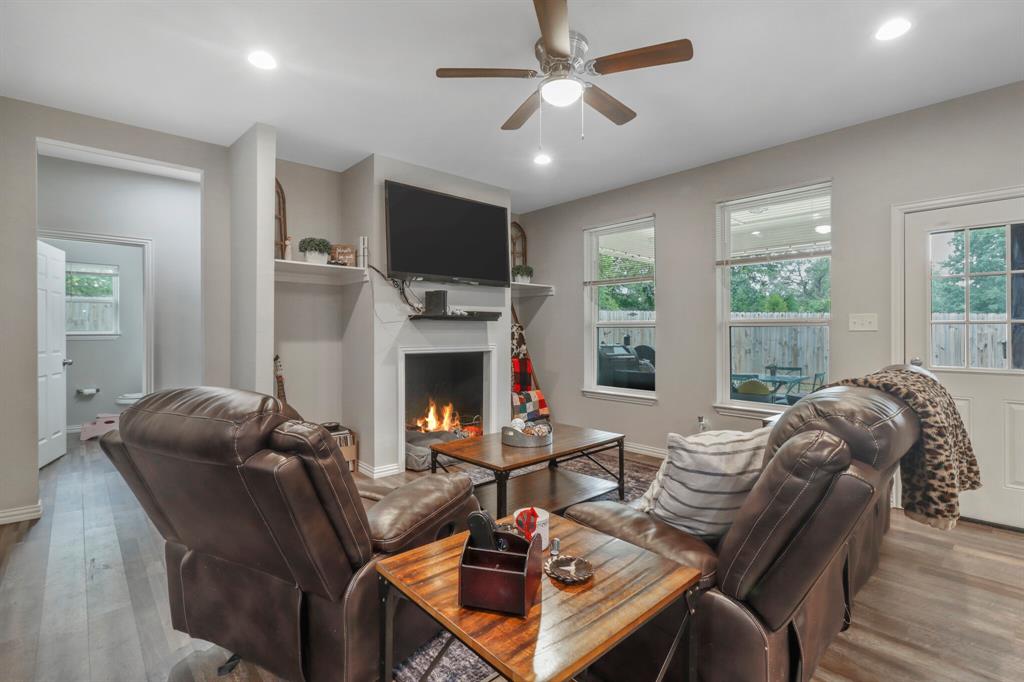 605 Madeline Court Azle, TX 76020 - Photo 5 of 18