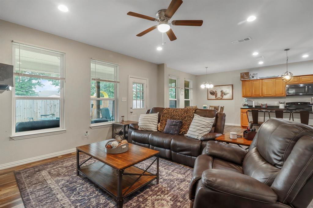 605 Madeline Court Azle, TX 76020 - Photo 6 of 18