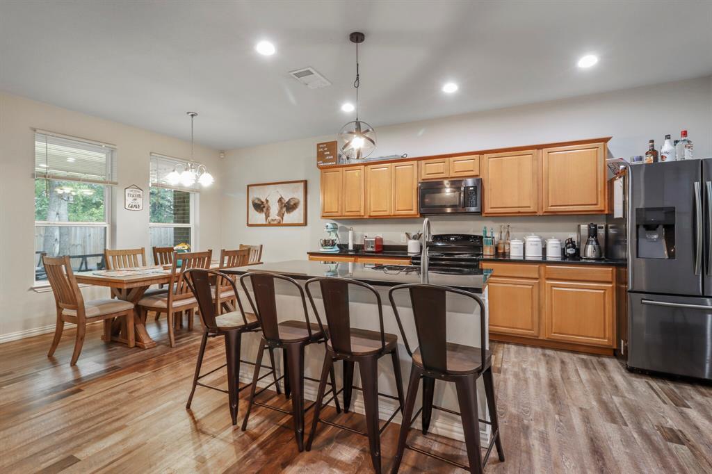 605 Madeline Court Azle, TX 76020 - Photo 7 of 18