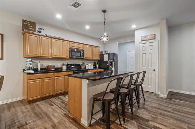 $2,400 | 605 Madeline Court, Azle, TX 76020