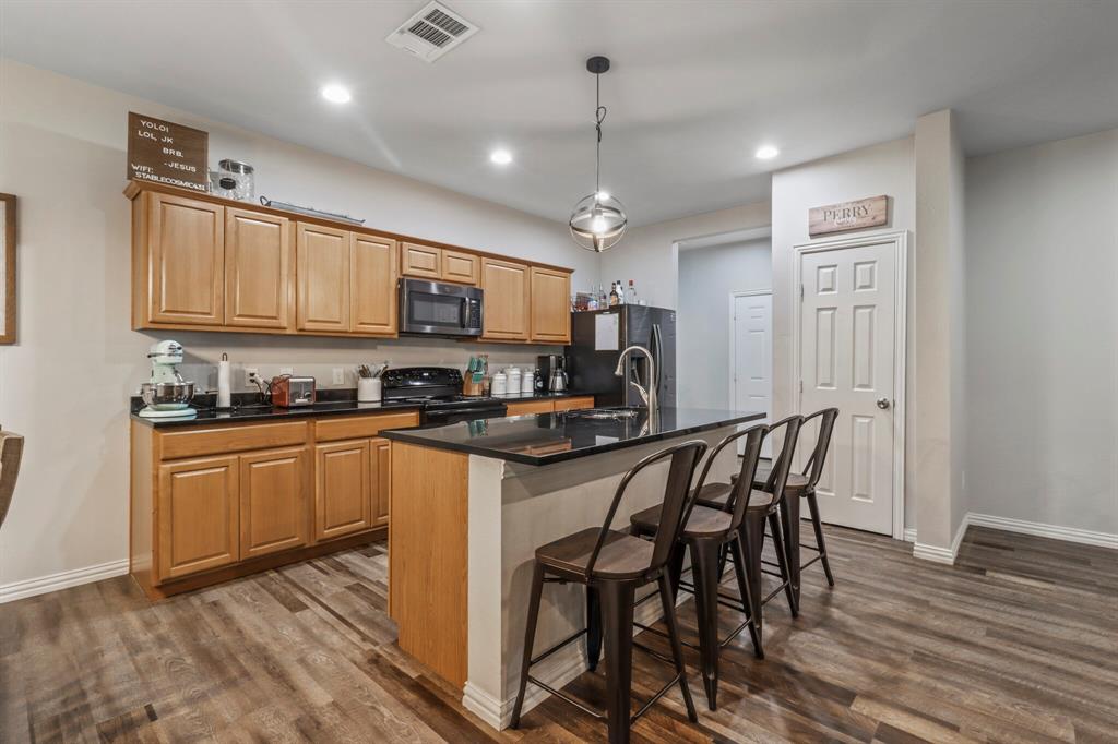 605 Madeline Court Azle, TX 76020 - Photo 8 of 18