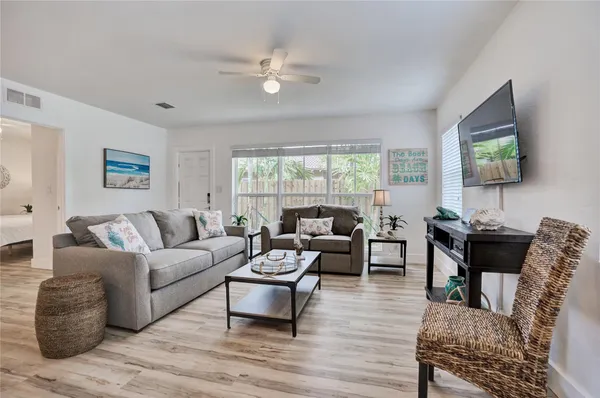 $2,700 | 3316 Southeast 4th Street, Pompano Beach, FL 33062