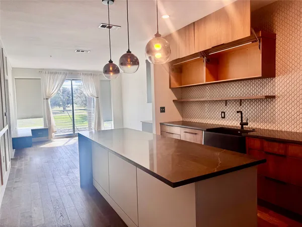 $1,895 | 3114 South Congress Avenue, Unit 207, Austin, TX 78704