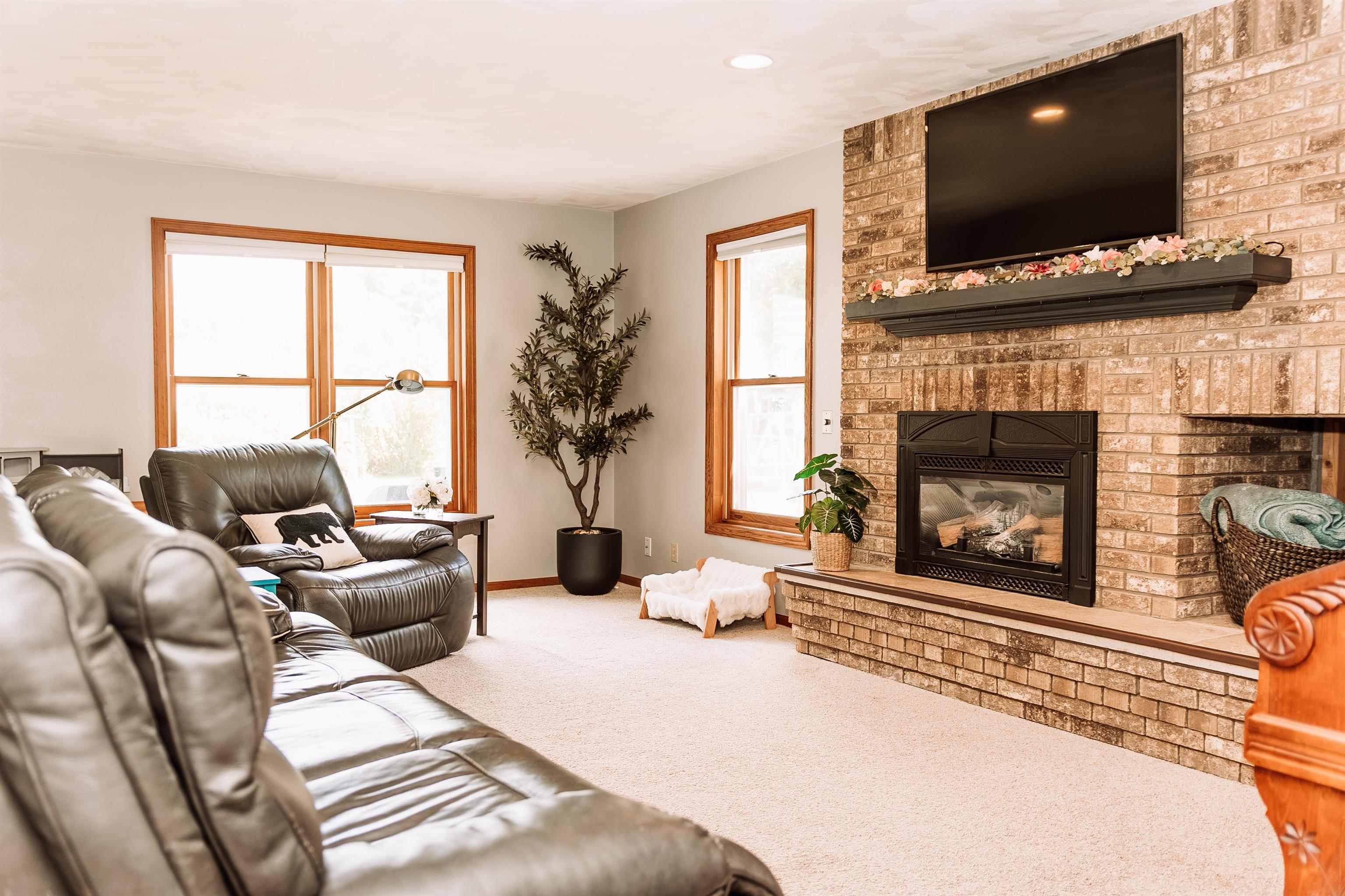 1115 East Iowa Street Prairie du Chien, WI 53821 - Photo 3 of 35