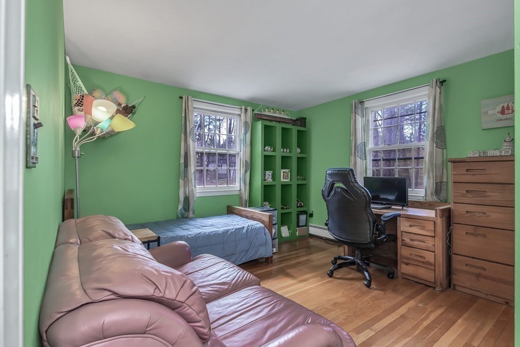 21 Stage Coach Road Boxford, MA 01921 - Photo 28 of 40 a bedroom with a workspace