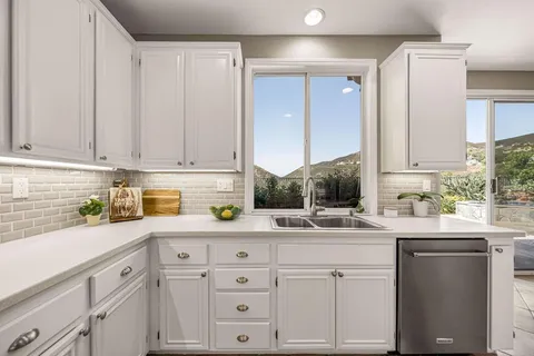 $1,625,000 | 1650 Sagewood Way, San Marcos, CA 92078