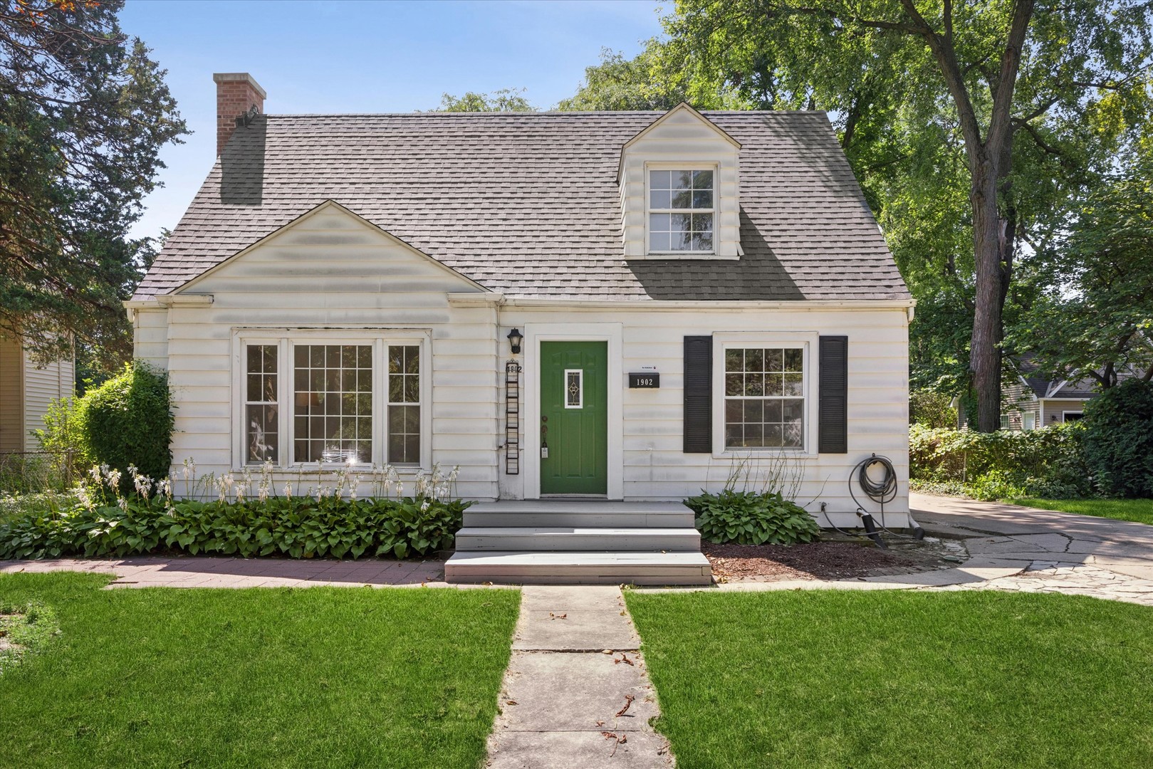 1902 East Indiana Street Wheaton, IL 60187 - Photo 1 of 25 Gallery Image 1