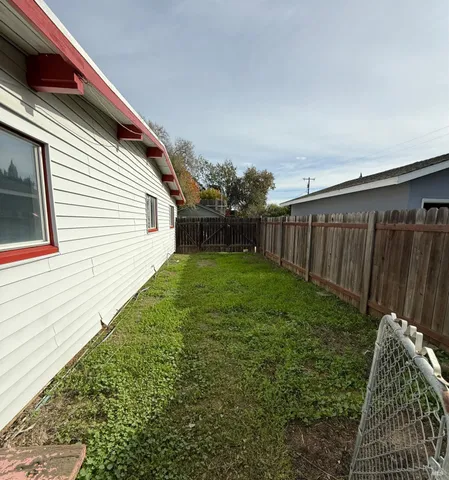 a view of a tennis court