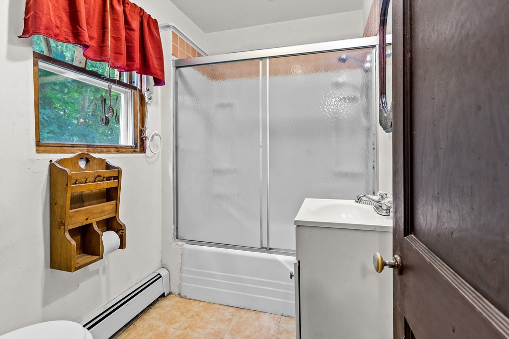 7 White Avenue Douglas, MA 01516 - Photo 17 of 23