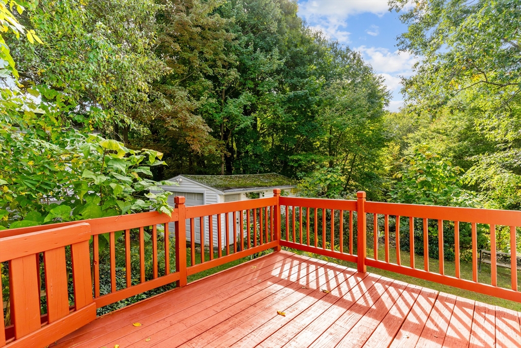 7 White Avenue Douglas, MA 01516 - Photo 5 of 23