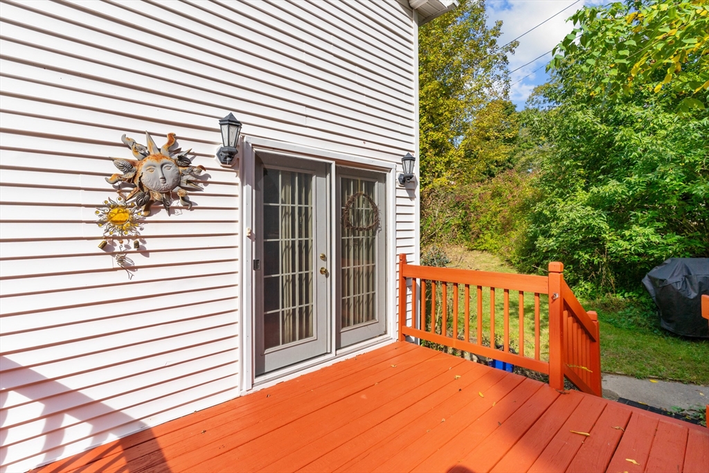 7 White Avenue Douglas, MA 01516 - Photo 6 of 23