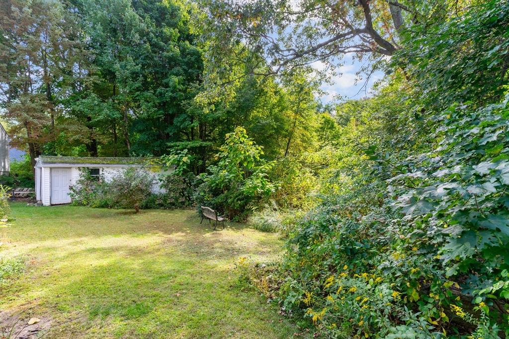 7 White Avenue Douglas, MA 01516 - Photo 9 of 23