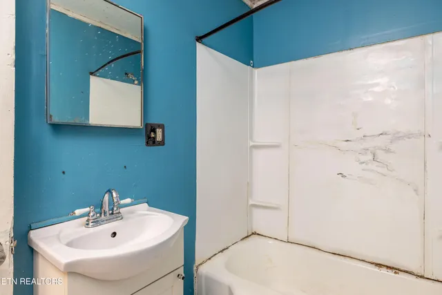 $130,000 | 204 Hillview Avenue, Knoxville, TN 37914