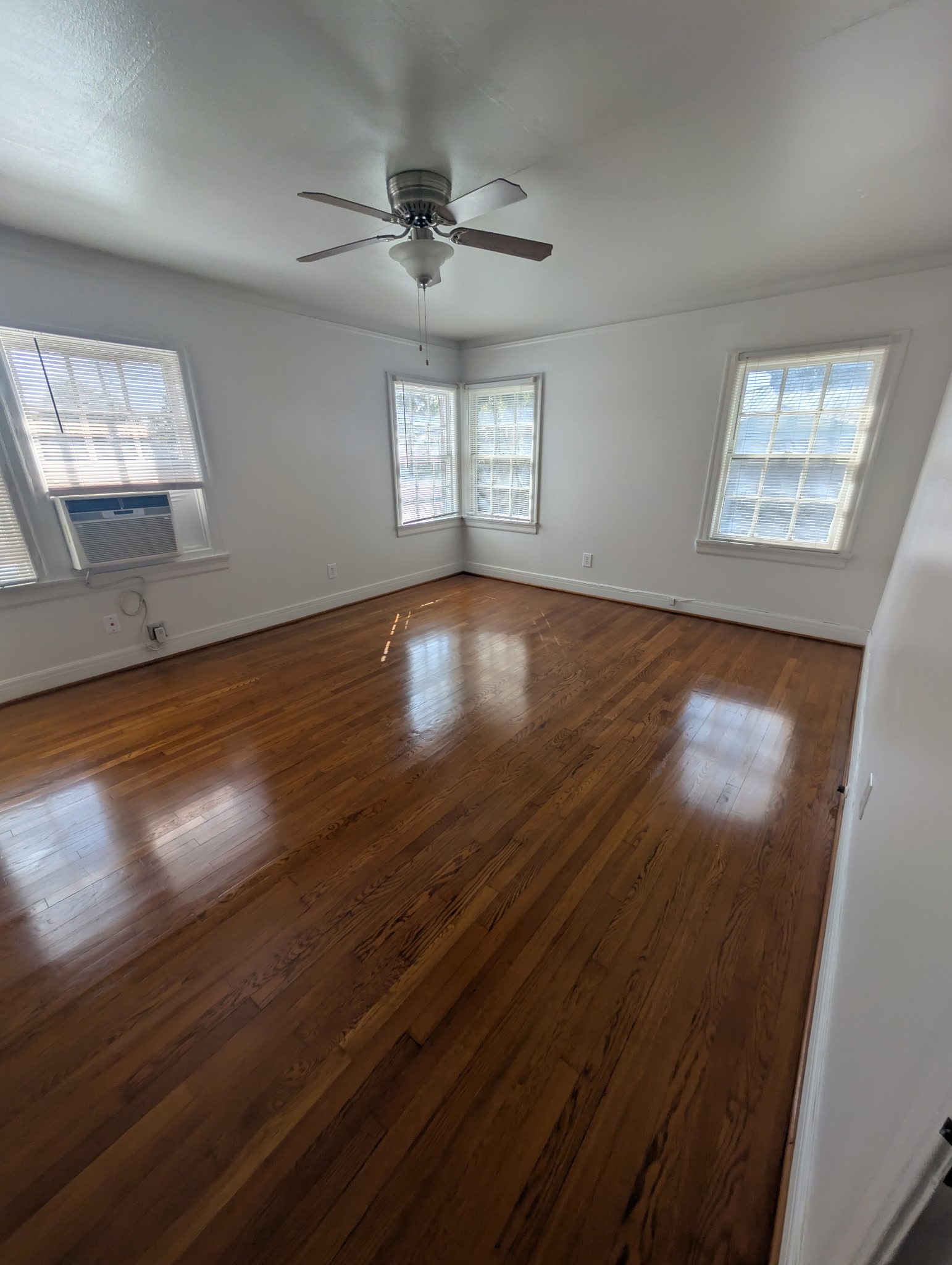5622 Chartres Street, Unit 3 Houston, TX 77004 - Photo 2 of 8