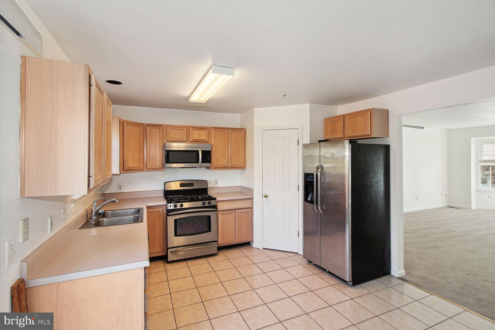 6609 Ridgeborne Drive Rosedale, MD 21237 - Photo 6 of 21 kitchen