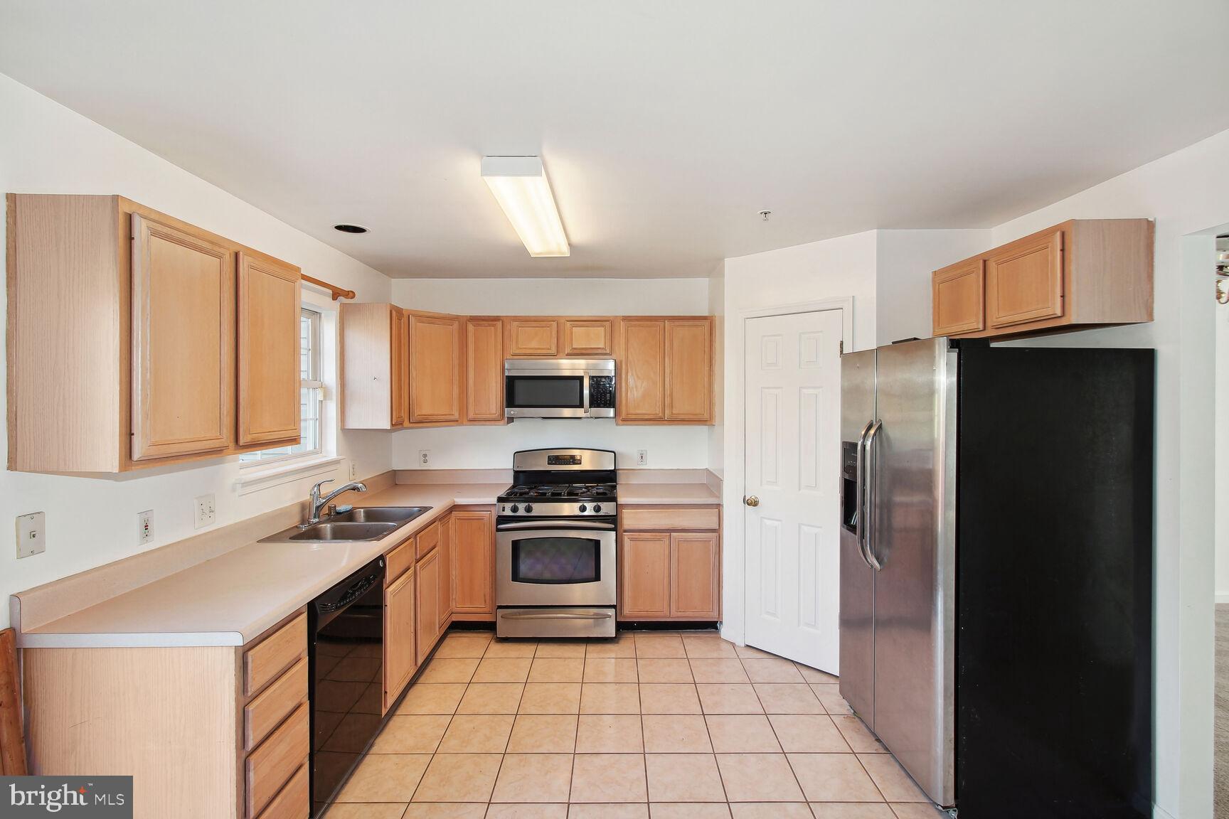 6609 Ridgeborne Drive Rosedale, MD 21237 - Photo 7 of 21