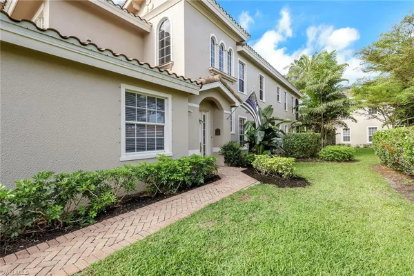 $749,000 | 9097 Cherry Oaks Trail, Unit 202, Naples, FL 34114