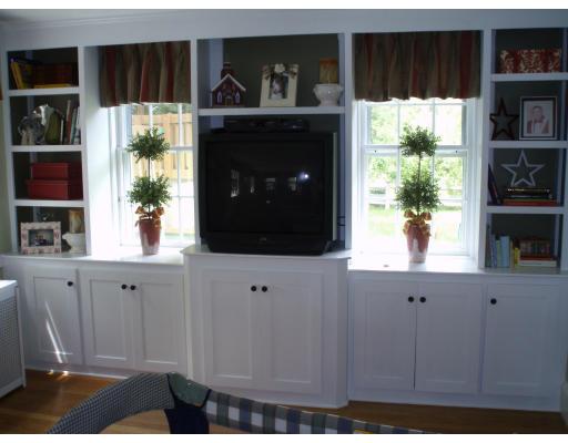 28 Burr Road Hingham, MA 02043 - Photo 4 of 17 Gallery Image 4