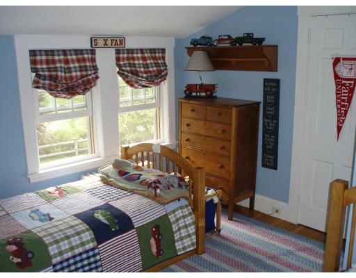 28 Burr Road Hingham, MA 02043 - Photo 9 of 17 Gallery Image 9