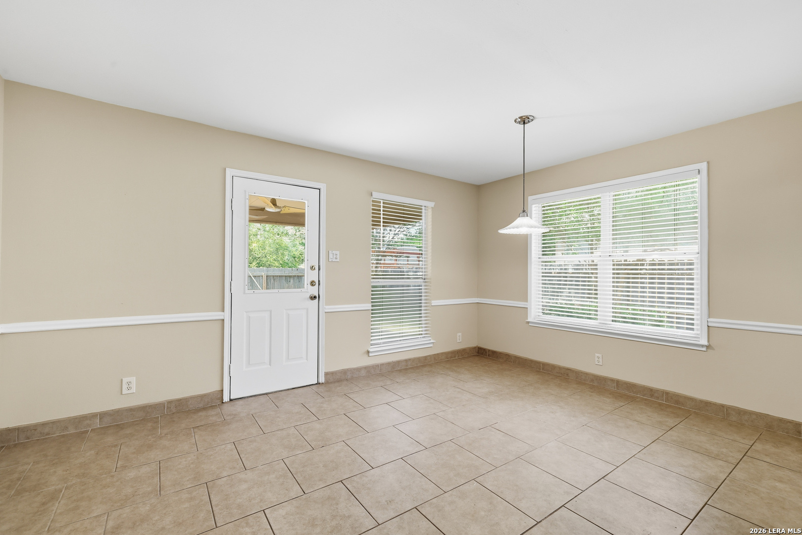 9324 Cedar Point Helotes, TX 78023 - Photo 10 of 32