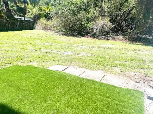 $2,350 | 9450 Live Oak Place, Unit 108, Davie, FL 33324