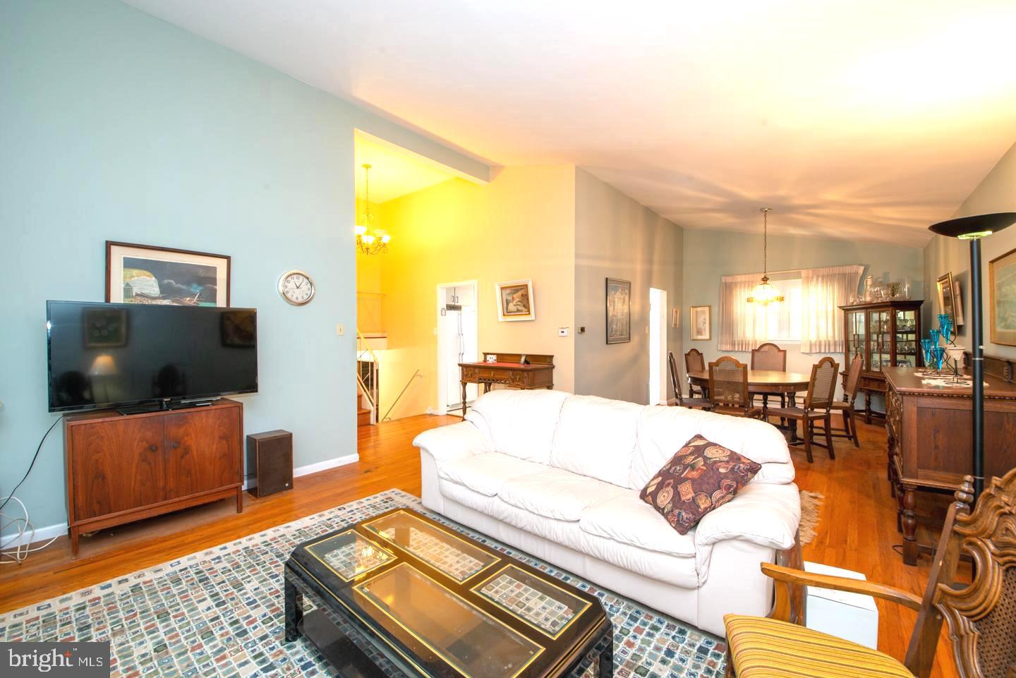 1604 Colima Road Philadelphia, PA 19115 - Photo 13 of 37 Living Room