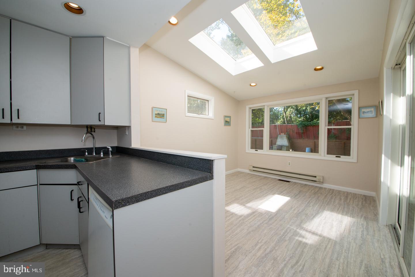 1604 Colima Road Philadelphia, PA 19115 - Photo 18 of 37 Eat In Kitchen