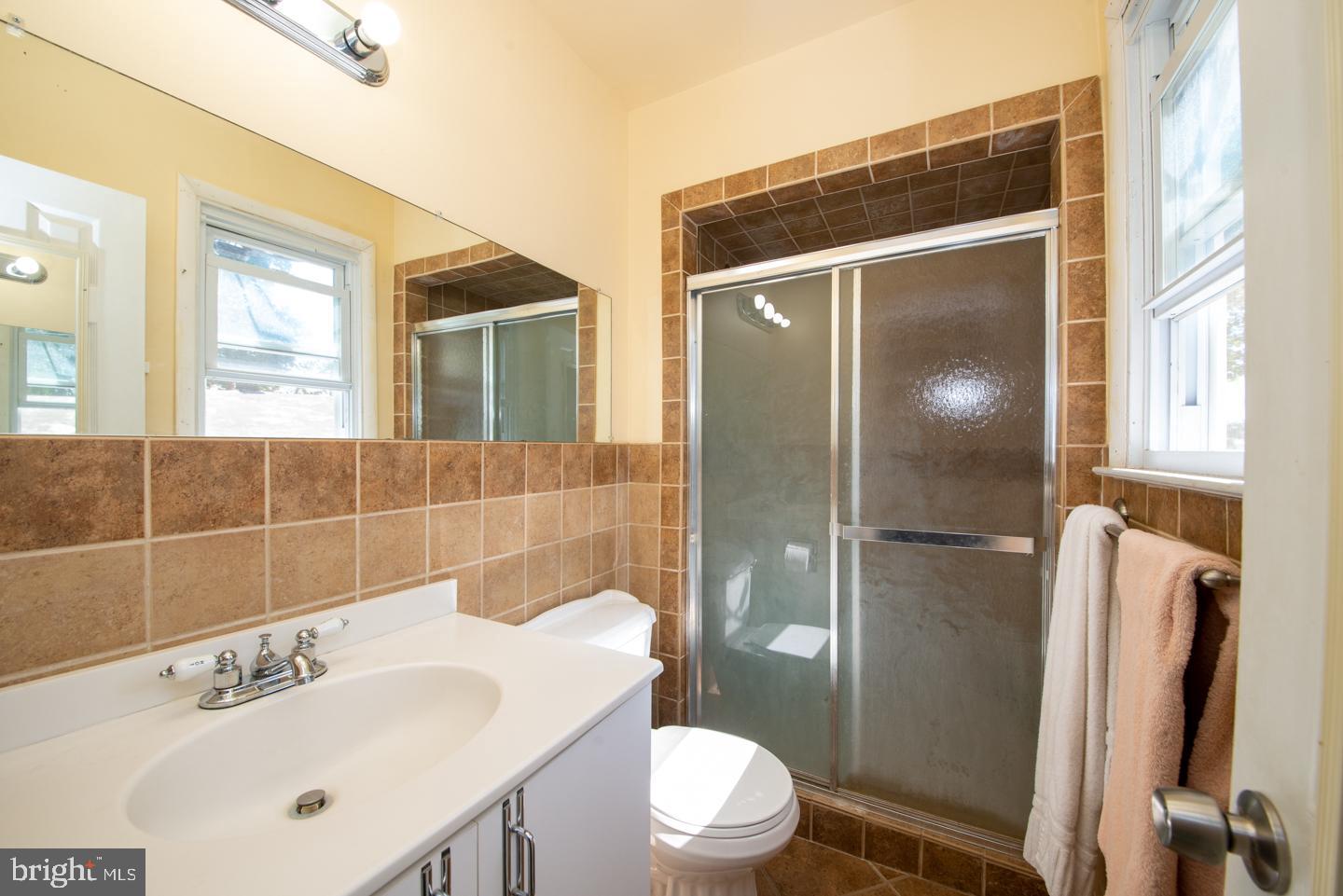 1604 Colima Road Philadelphia, PA 19115 - Photo 23 of 37 Master Bathroom