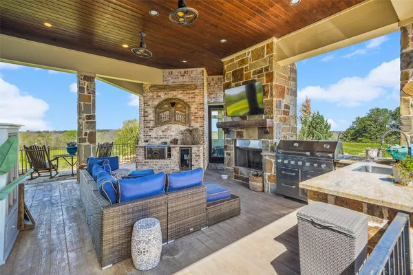 $5,200,000 | 460 Bishop Road, Huntsville, TX 77320